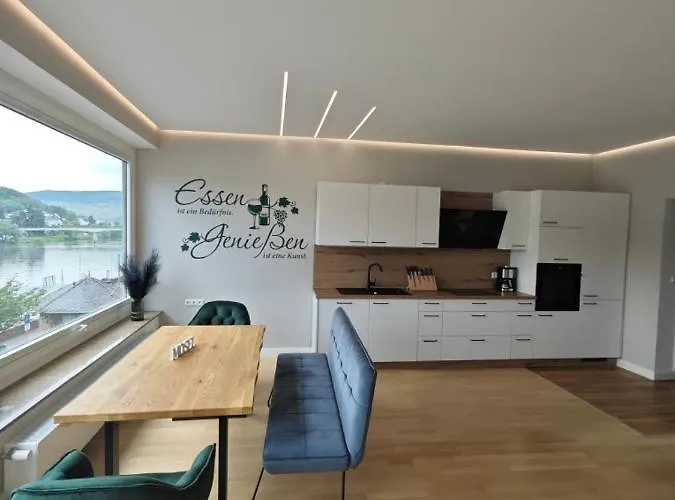 Lägenhet Schoene Aussicht Zell an der Mosel